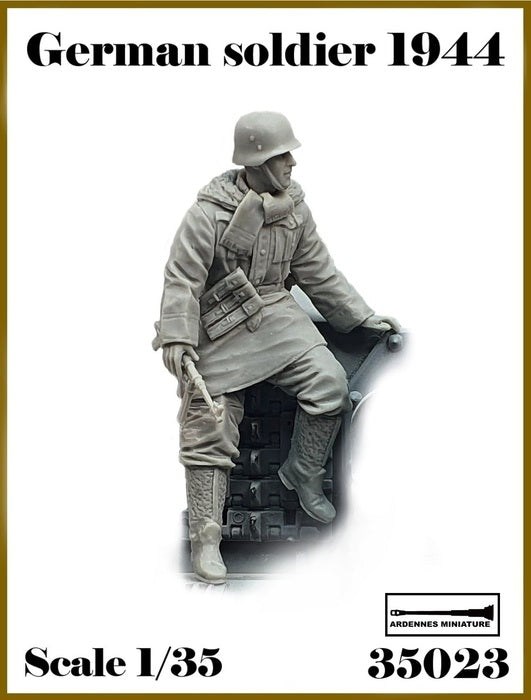 ARDENNES MINIATURE 1/35 WW2 German soldier 1944