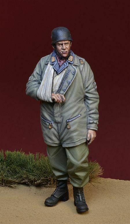 1/35 Scale Resin model kit WWII Fallschirmjager in early jump smock, 1940