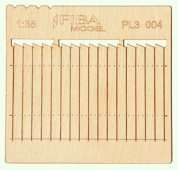 Model Scene - WOODEN FENCES 1:35 Saw toothed privacy fence