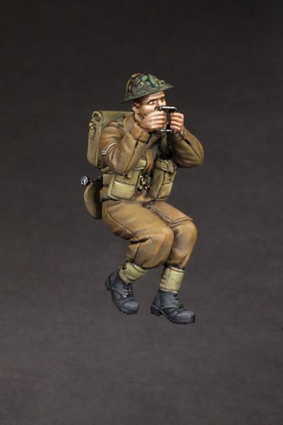 SOGA 1/35 Scale WW2 British Machine gunner for Universal Carrier.