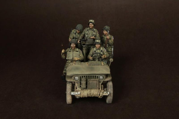 1/35 scale resin figure kit WW2 US  Airborne Paras with sergeant for jeep. Normandy, 1944.