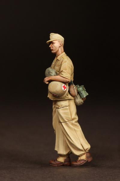 SOGA WW2 Combat Medic Fallschirmjäger- Brigade Ramcke. El Alamein, August 1942. model kit 1/35 scale