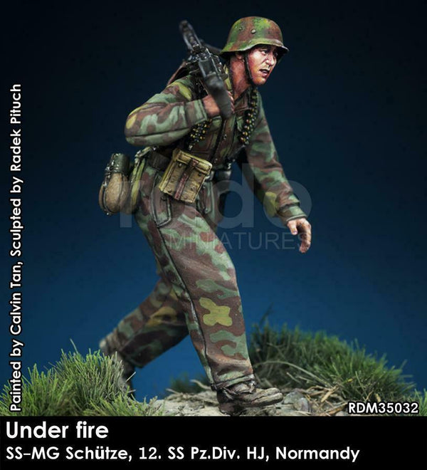 RADO WW2 Under fire SS-Sturmmann, 12-SS. Pz.Div. HJ, Normandy 1944 1/35 Scale