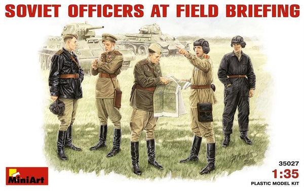 Miniart 1:35 Soviet officers at field briefing