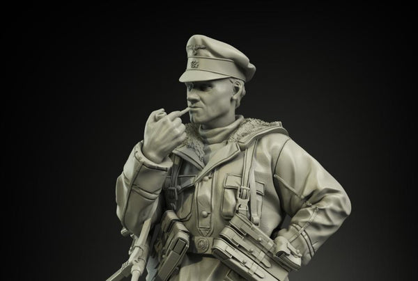 1/35 scale resin figure kit WW2 Waffen-SS Anorakanzug officer No.1