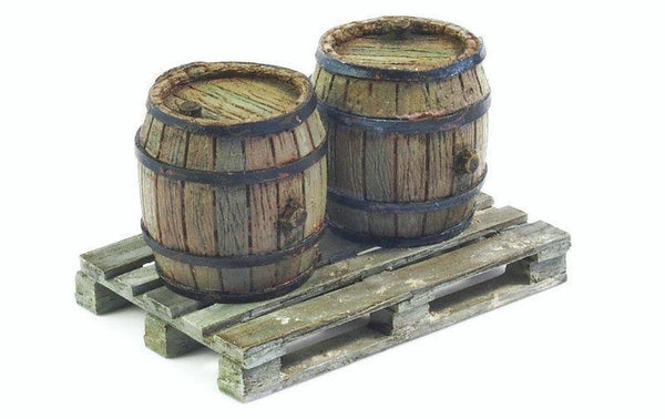 1/35 Scale model kit Set of Wooden Barrels Wooden Pallet