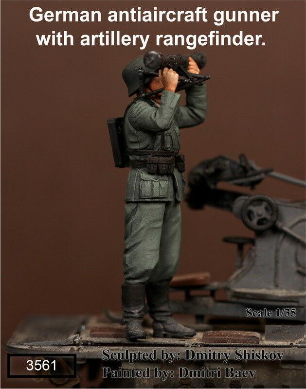 1/35 scale resin model kit German antiaircraft gunner with artillery rangefinder
