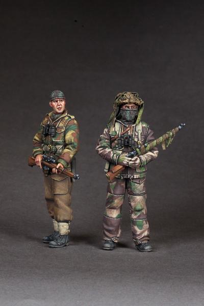 SOGA 1/35 Scale WW2 British snipers. 2 figures