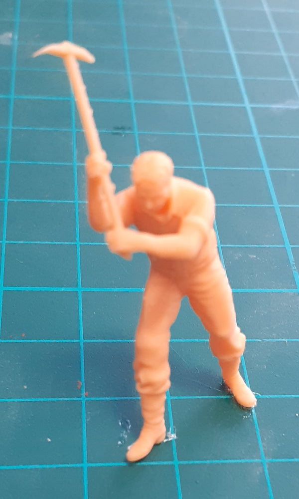 1/43 scale Man with pickaxe