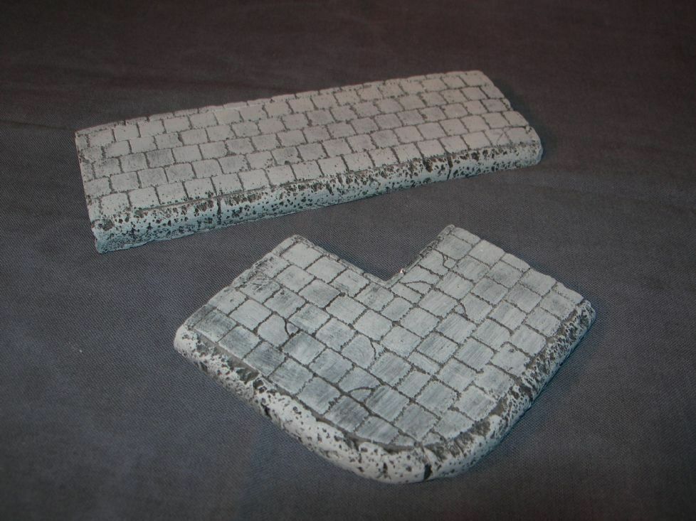 FoG Models 1/35 Scale Set of 2 pavement sections straight and 2 corners
