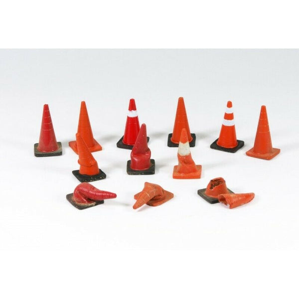 MacOne 1/35 scale resin model kit Traffic Cones