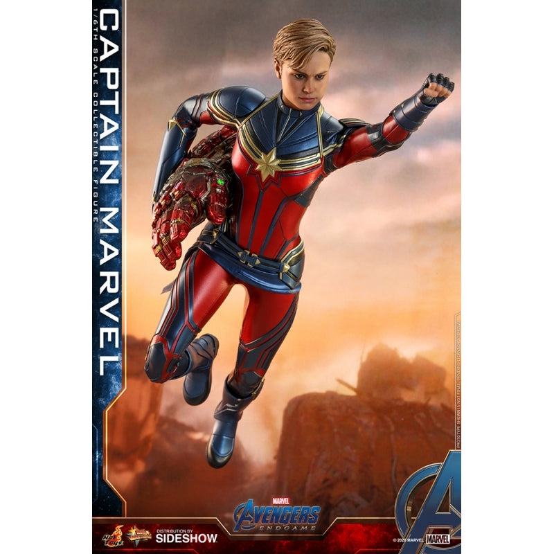 Captain Marvel Deluxe Figure by Hot Toys
