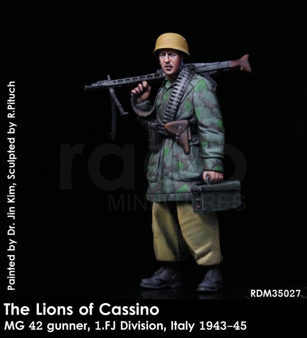 RADO WW2 Lions of Cassino MG 42 gunner, 1. FJ Division, Italy 1943-45 1/35 Scale