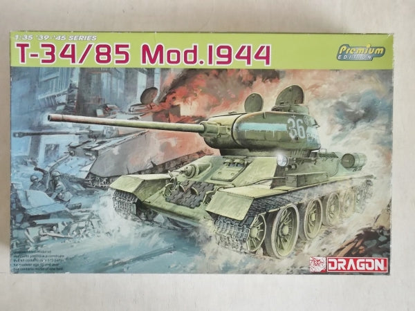 Dragon 1:35 WW2 Soviet T34/85 Mod. 1944 ~ Premium Edition tank model