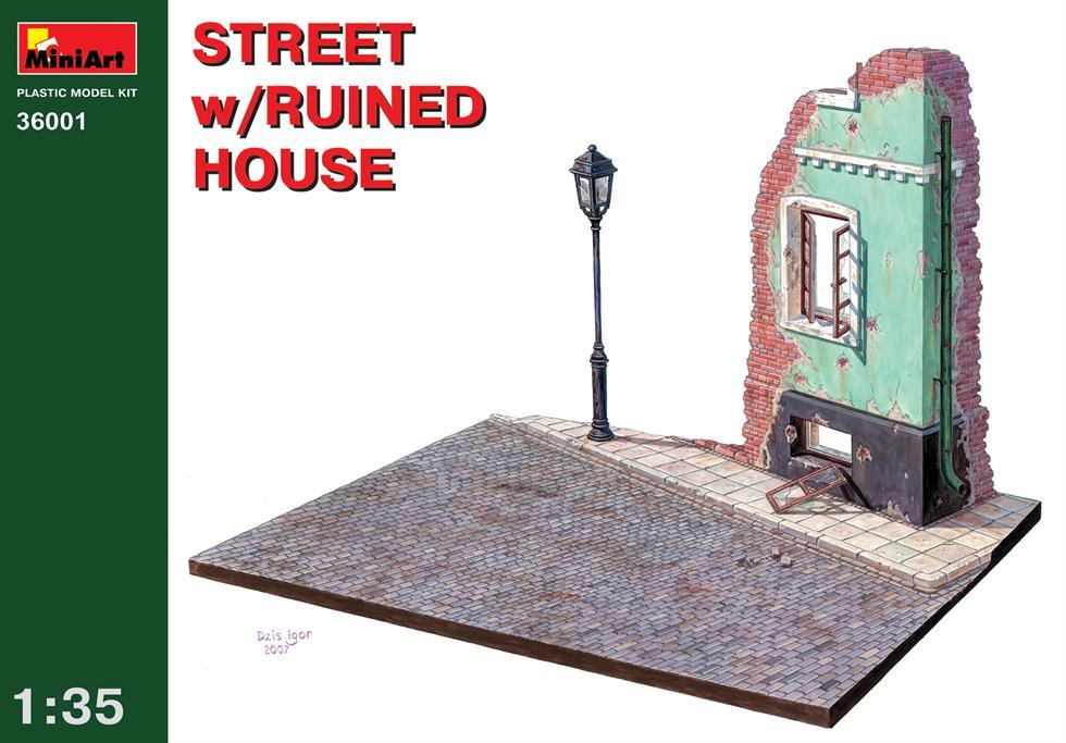 Miniart 1:35 Street w/ ruined house Diorama