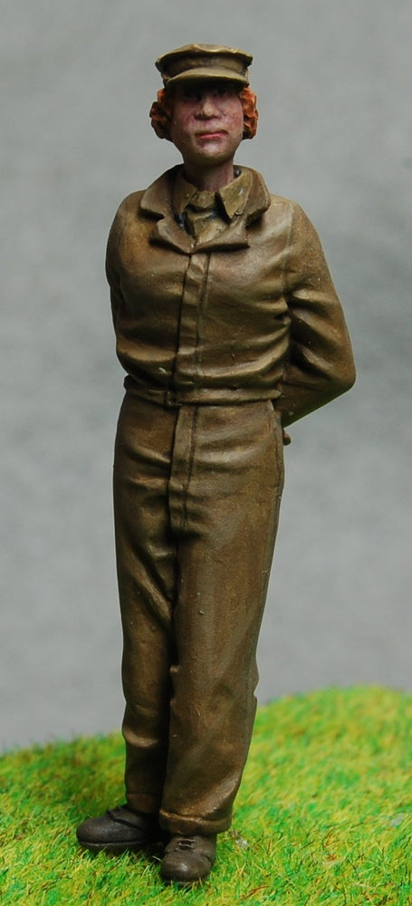 1/35 scale model kit WW2 British ATS Driver #1 Overalls