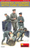 Miniart 1:35 - German Soldiers w/ Fuel Drums Specia Edition
