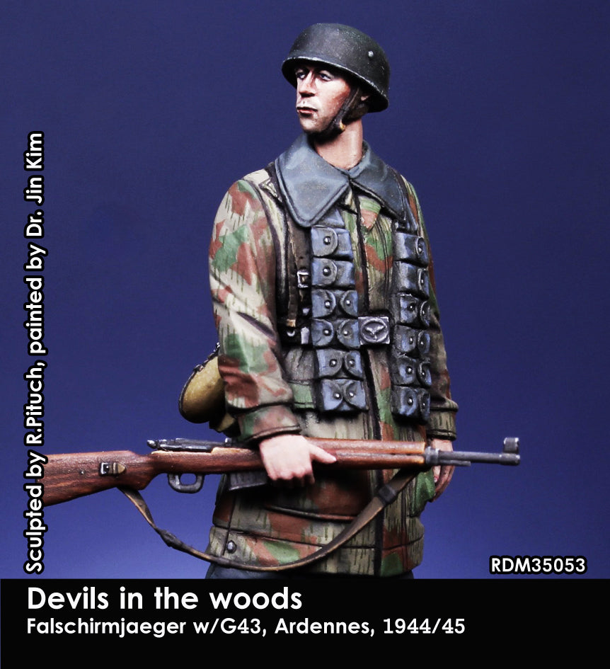 RADO WW2 German 1/35 Fallschirmjager w/G-43. Ardennes 1944/45
