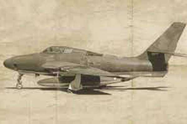 Italeri 1/72 Republic RF-84F Thunderflash aircraft model