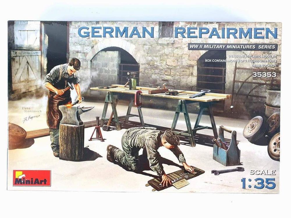 Miniart WW2 German Repairmen 1/35 scale model kit