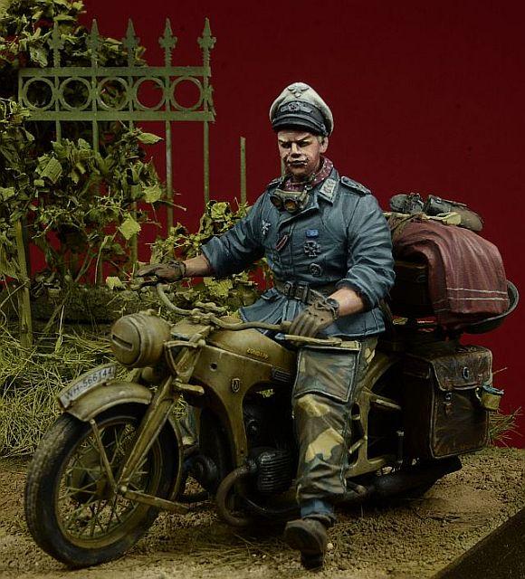 1/35 scale resin model kit G Division Officer Motorcycle Rider