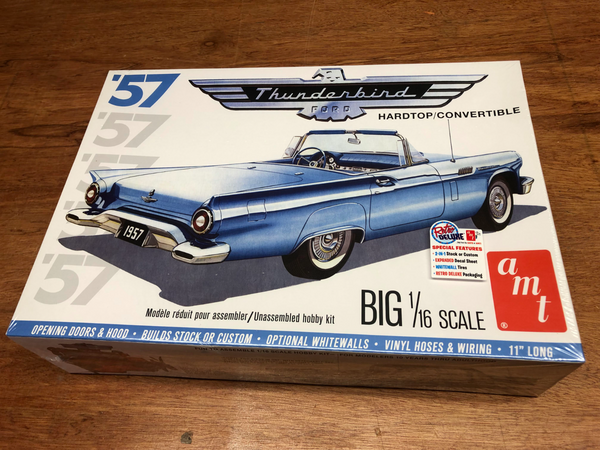 AMT 1:16 1957 Ford Thunderbird