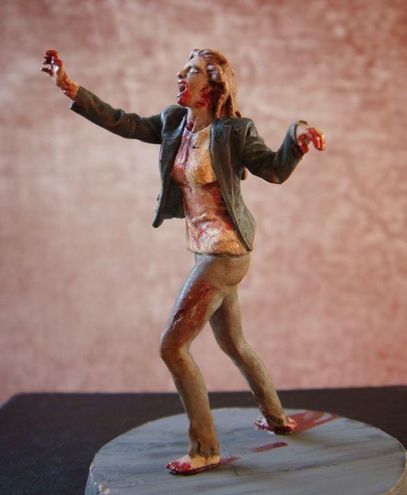 1/35 Scale resin model kit Zombie Screamer Female