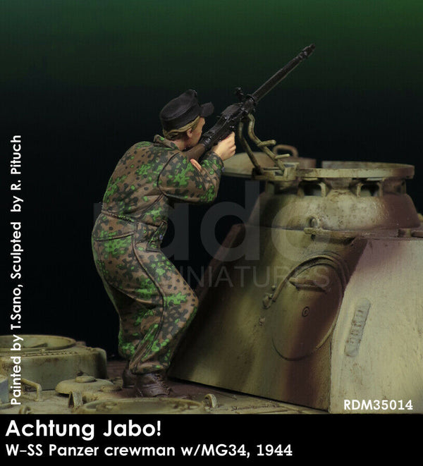 RADO WW2 Achtung JaBo! W-SS Panzer crewman w/MG 34 1/35 Scale resin model