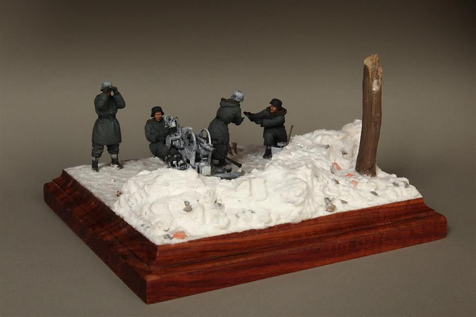 1/35 Scale resin model kit WW2 German WSS crew for 2 cm Flak 38