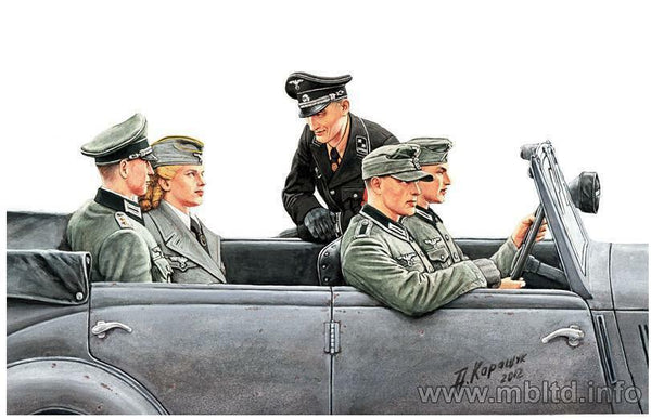 Masterbox 1:35  WW2 German staff car passengers