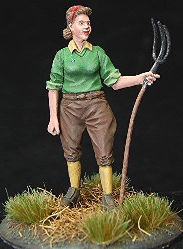 1/35 Scale resin kit WW2 British Land Army 'Girl with pitchfork'