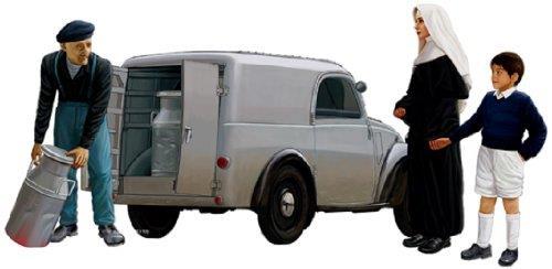 1/35 Scale Italian Light Delivery Van with Civilian