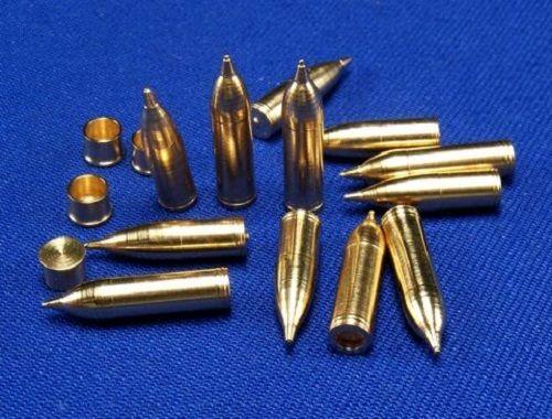 1/35 scale 15.0cm s.l.G. 33 brass shells and ammo