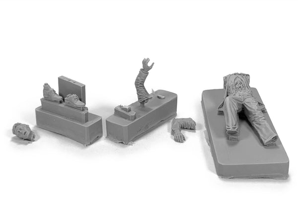 1/35 Scale resin model kit Zombie and victim