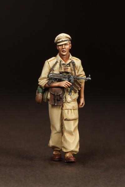SOGA WW2 Officer  Fallschirmjäger- Brigade Ramcke. El Alamein, August 1942. model kit 1/35 scale