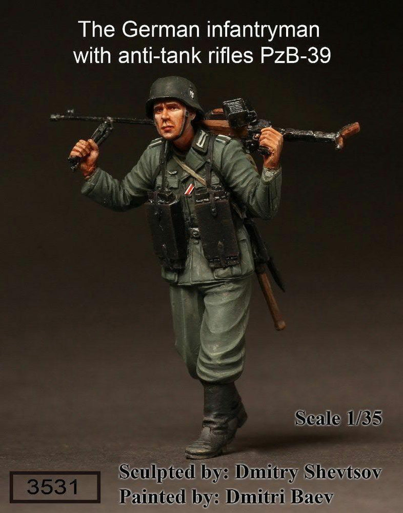 1/35 Scale The German German Infantryman with Anti-Tank Rifles PzB-39